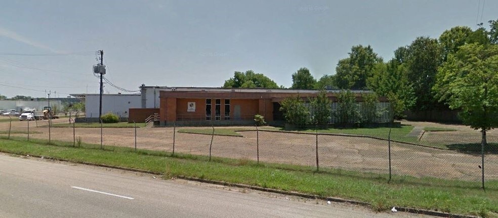 More Photos Of 755 Stonewall St, Jackson Flex For Sale