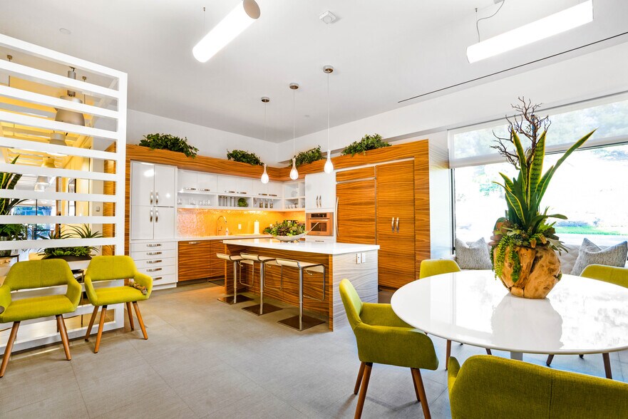 More Photos Of 23 Brookline, Aliso Viejo Warehouse For Sale