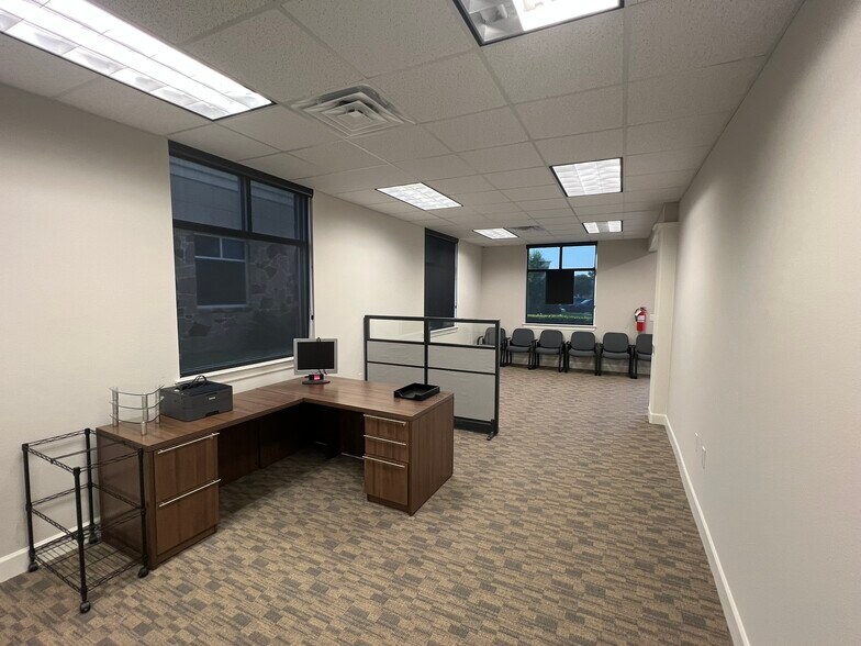 More Photos Of 20008 Champion Forest Dr, Spring Office For Sale