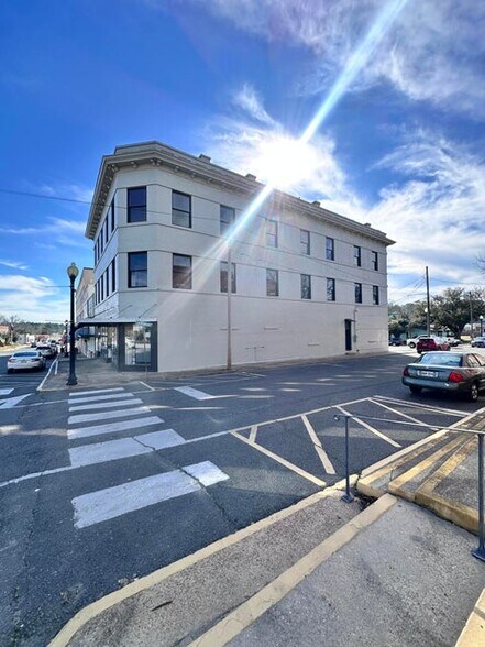 More Photos Of 200 S 3rd St, Leesville Hospitality For Sale