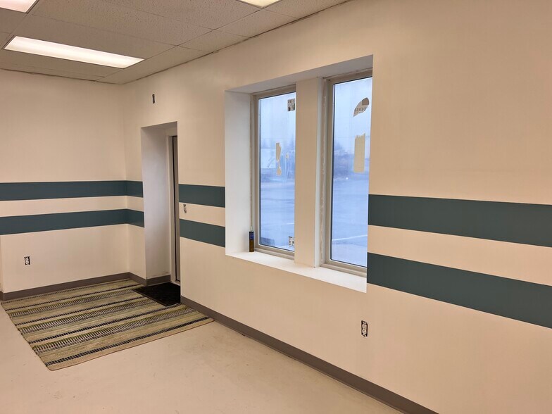 More Photos Of 885 W Liberty St, Medina Light Distribution For Lease
