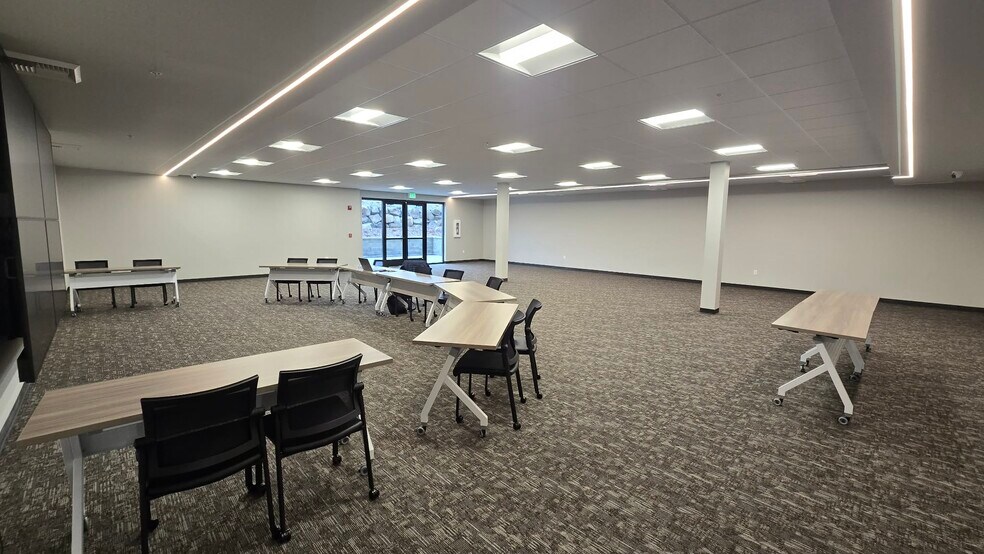 More Photos Of 1701 Prairie, Hayden Medical For Lease