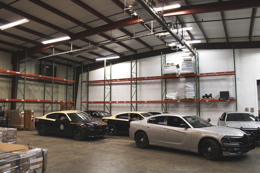 More Photos Of 2020 Ortiz Ave, Fort Myers Warehouse For Lease