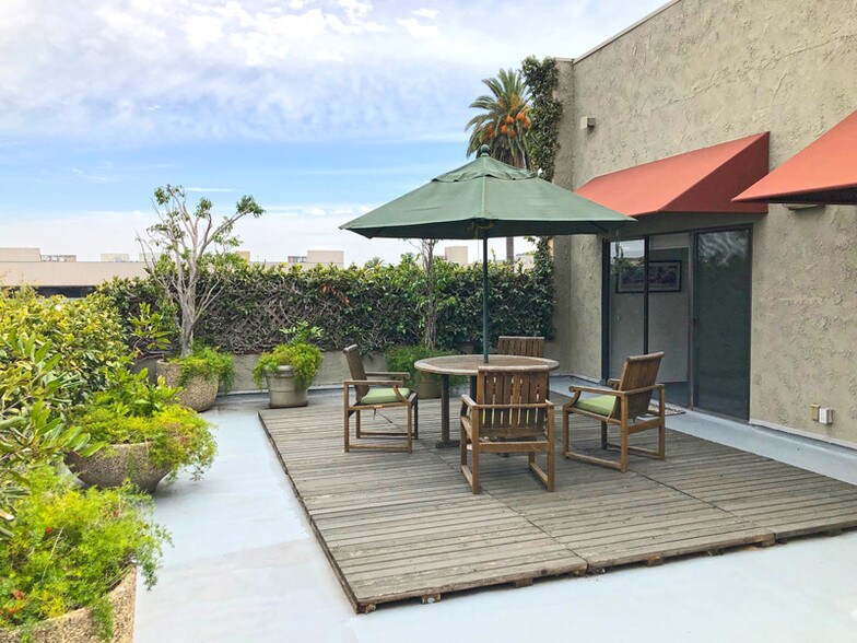 More Photos Of 1321 7th St, Santa Monica Office For Sale