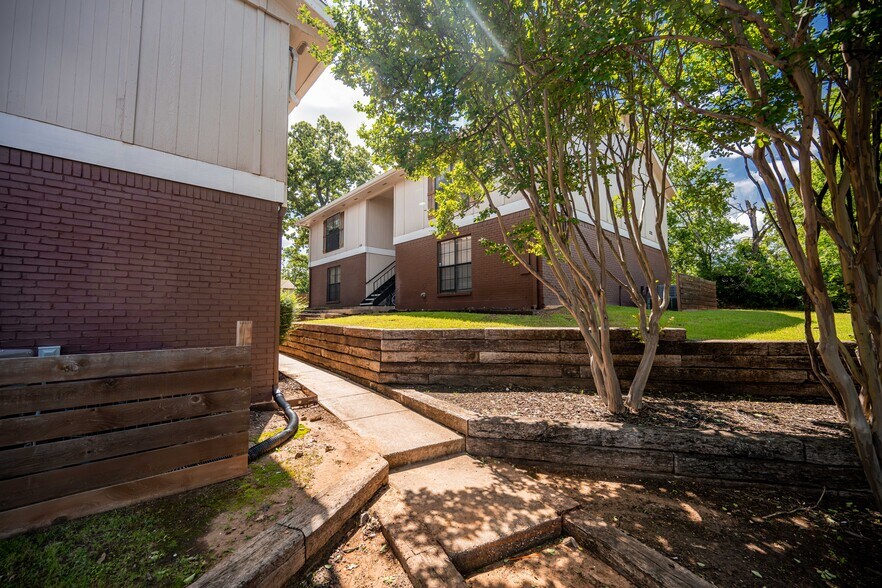 More Photos Of 1226-1232 Avenue A, Denton Apartments For Sale