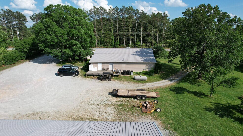 More Photos Of 3555 Summertown Hwy, Summertown General Retail For Sale
