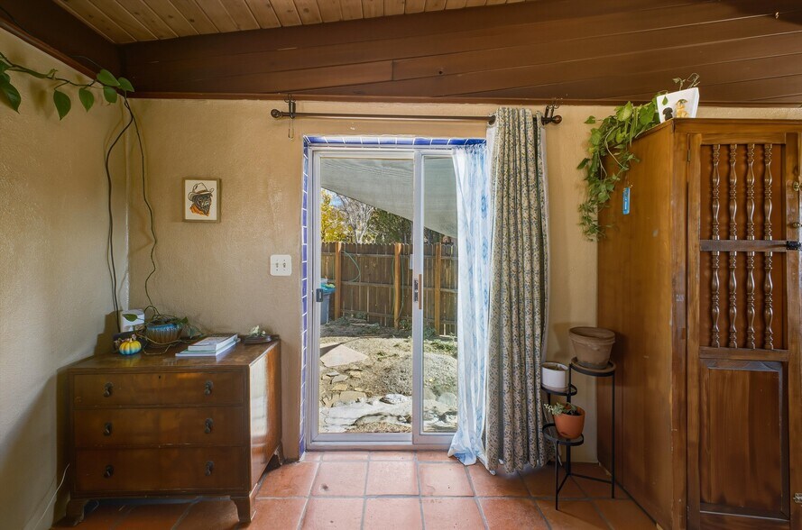 More Photos Of 24 Matisse Rd NE, Albuquerque Apartments For Sale