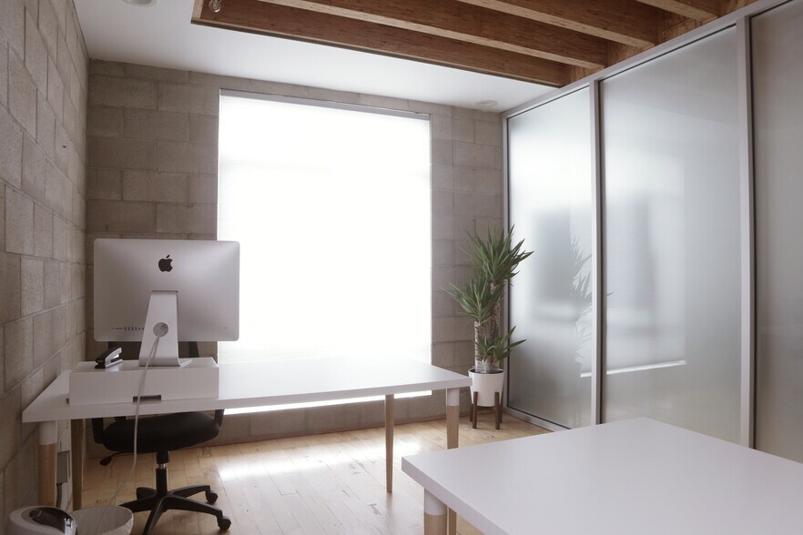 More Photos Of 6615-6621 Melrose Ave, Los Angeles Loft Creative Space For Lease