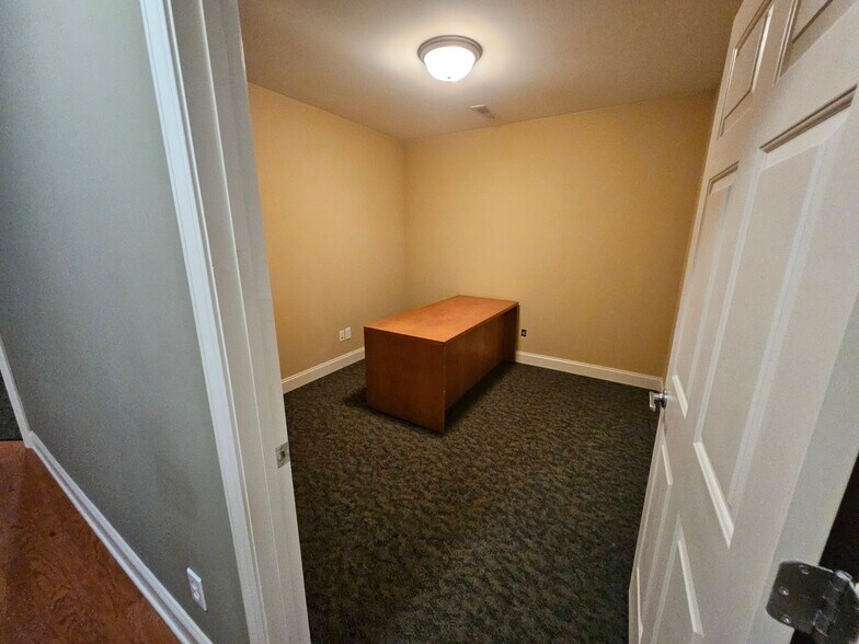 More Photos Of 101, Fayetteville Office For Lease