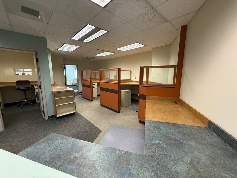 More Photos Of 9170 Jewel Lake Rd, Anchorage Office For Lease