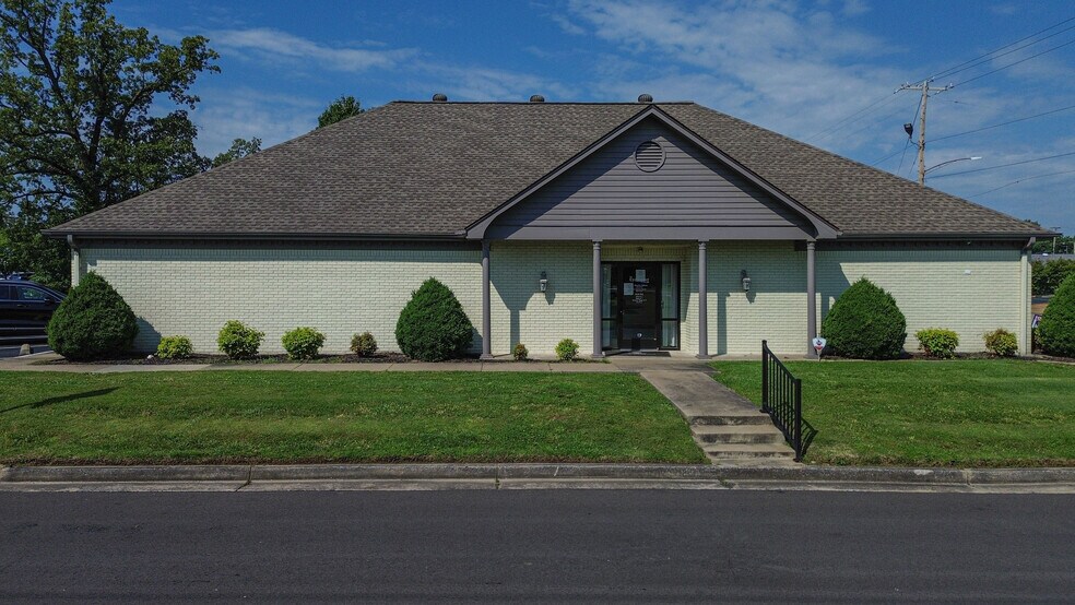 Primary Photo Of 2302 Kentucky Ave, Paducah Office For Lease