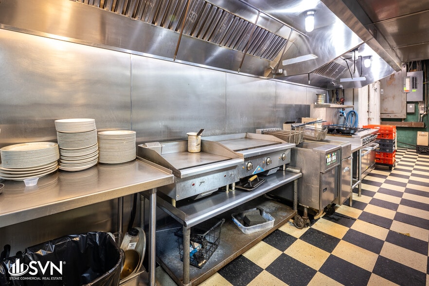 More Photos Of 409 N Main St, Nicholasville Restaurant For Sale