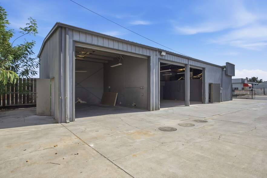 More Photos Of 1649 Carnegie St, Turlock Warehouse For Lease