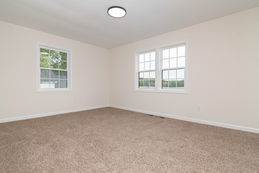 More Photos Of 105 E Adams St, Georgetown Apartments For Sale