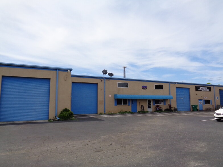 More Photos Of 6020 Deacon Rd, Sarasota Warehouse For Sale
