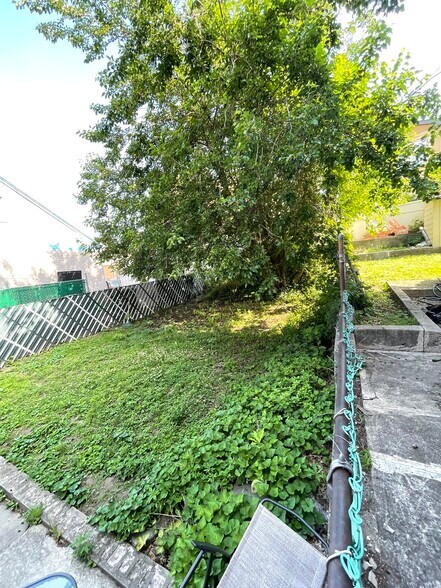 More Photos Of 4319 Astoria Blvd, Long Island City Land For Sale