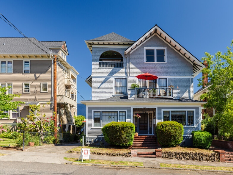 More Photos Of 714-716 NW 24th Pl, Portland Apartments For Sale