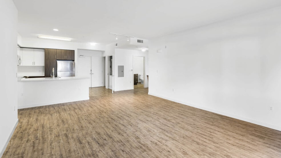 More Photos Of 1333 Powell St, Emeryville Apartments For Lease