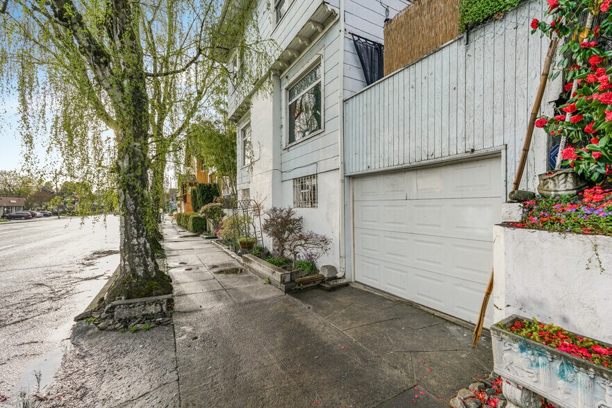 More Photos Of 3123 Ne Broadway St, Portland Storefront Retail Residential For Sale