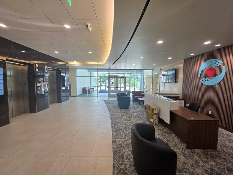 More Photos Of 3100 Quail Springs Pky, Oklahoma City Office For Lease