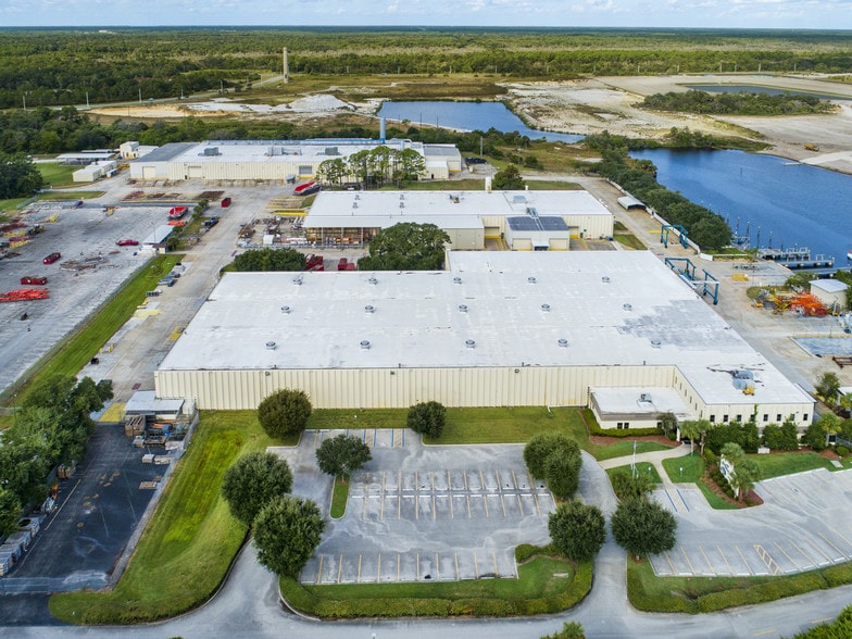 More Photos Of 1958 Unsinkable St, Flagler Beach Manufacturing For Sale