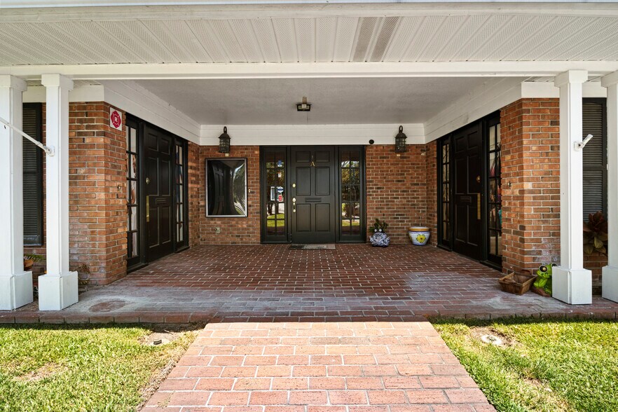 More Photos Of 1700 Dr. Martin Luther King, Jr. St N, Saint Petersburg Medical For Sale