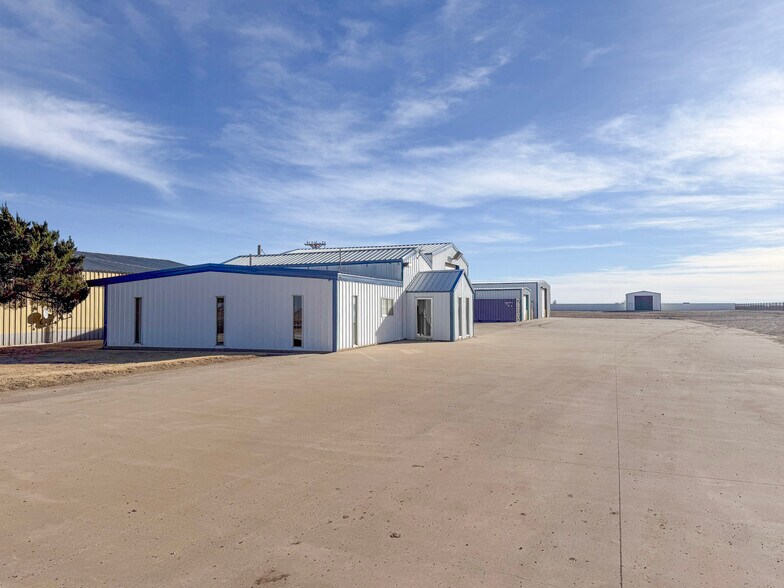 More Photos Of 11730 Highway 152, Pampa Warehouse For Sale