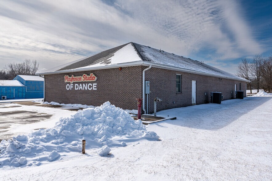 More Photos Of 1366 S Wabash St, Wabash Office For Sale