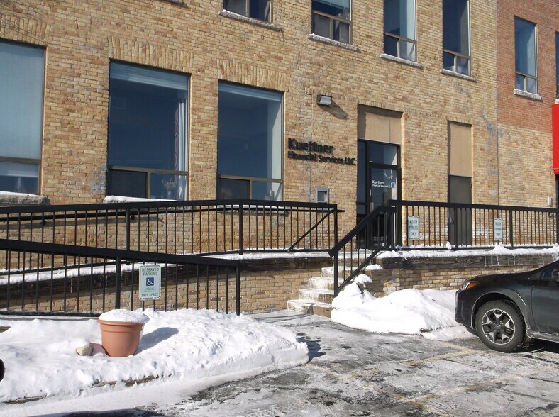 More Photos Of 600 S Main St, Oshkosh Office For Lease