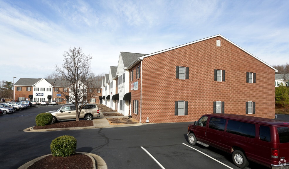 More Photos Of 8052 Elm Dr, Mechanicsville Office For Lease