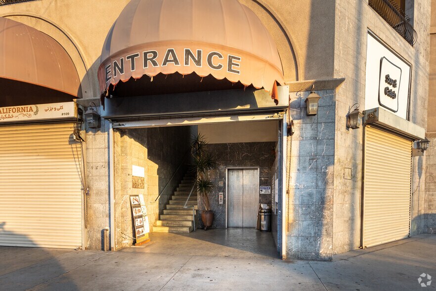 More Photos Of 1300 S San Pedro St, Los Angeles General Retail For Sale