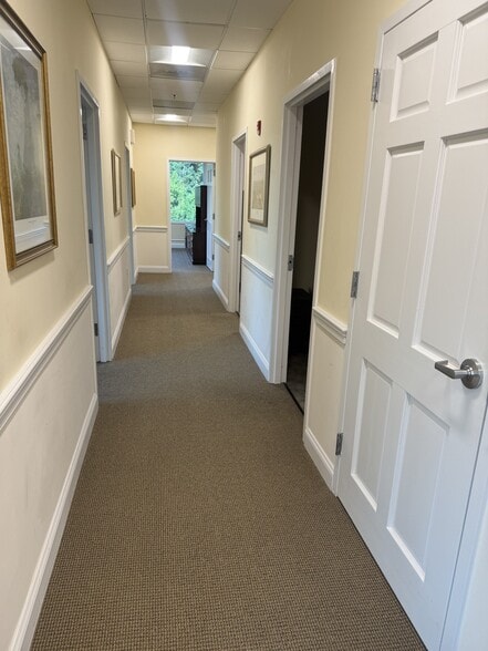 More Photos Of 7915 Lake Manassas Dr, Gainesville Office For Sale