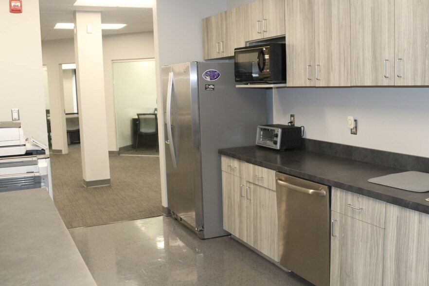 More Photos Of 1190 Winterson Rd, Linthicum Coworking Space