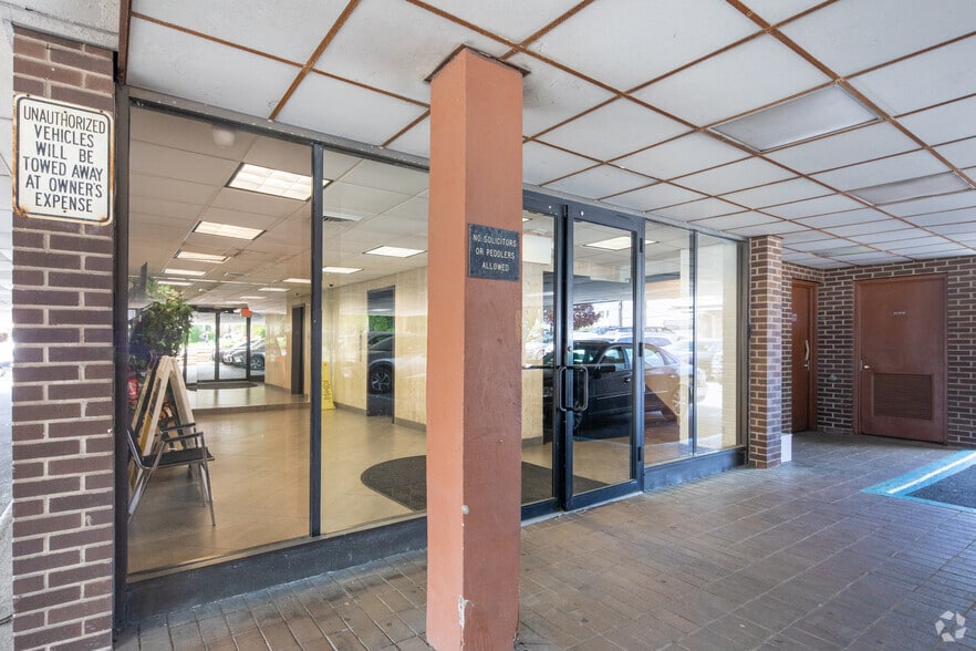 More Photos Of 2280 Grand Ave, Baldwin Medical For Lease