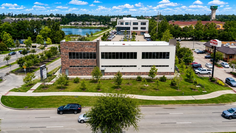 More Photos Of 18386 I45, Shenandoah Freestanding For Lease