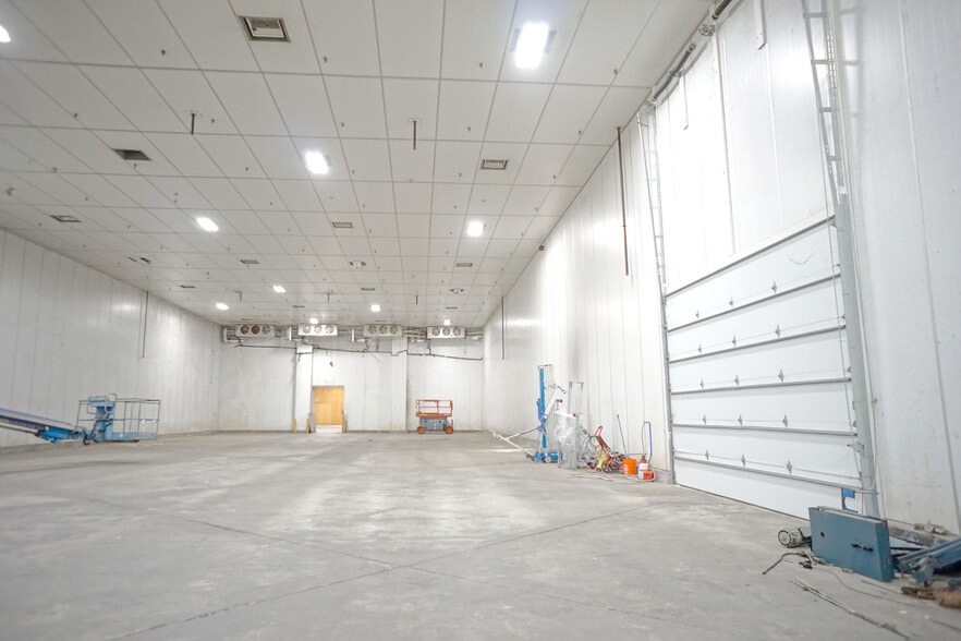 More Photos Of 216 Hartmann Dr, Lebanon Distribution For Lease