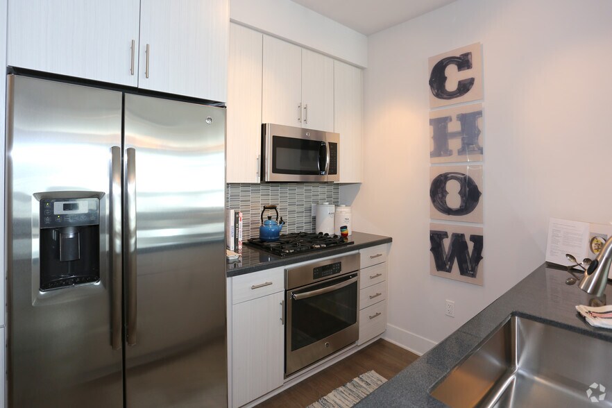 More Photos Of 7350 E Stetson Dr, Scottsdale Apartments For Lease