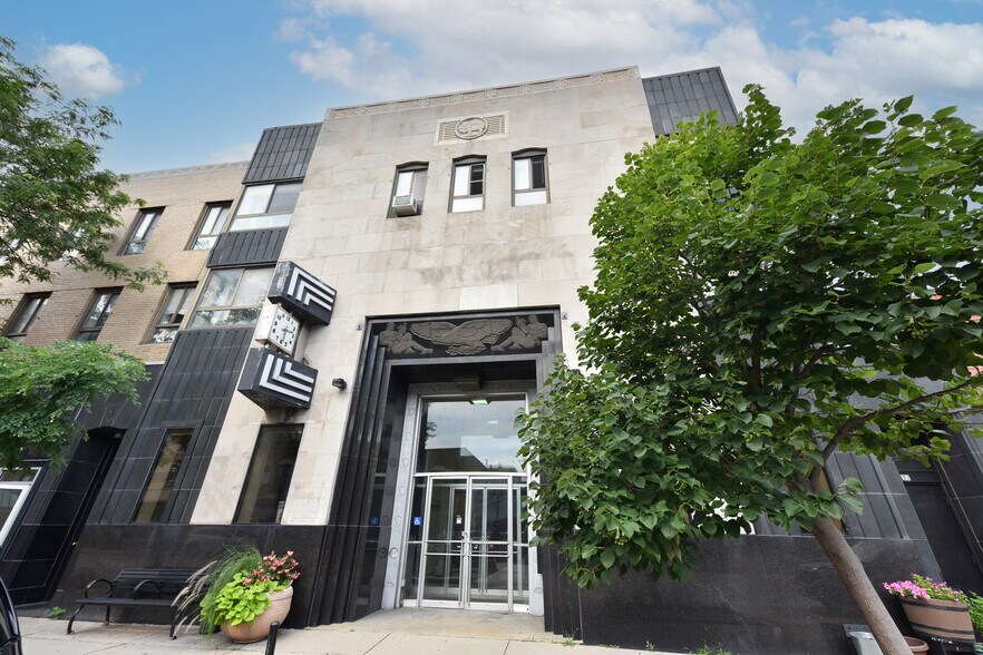 More Photos Of 4001-4015 N Oakland Ave, Shorewood Apartments For Sale