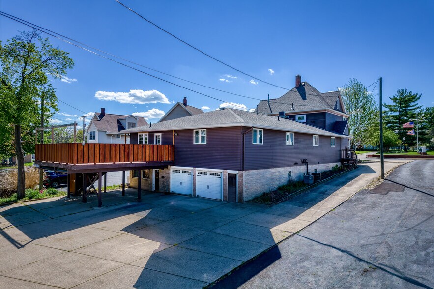 More Photos Of 832 S Main St, Canton Specialty For Sale