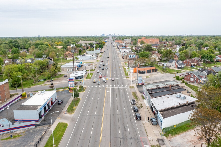 More Photos Of 14049-14051 Gratiot Ave, Detroit Storefront Retail Office For Sale