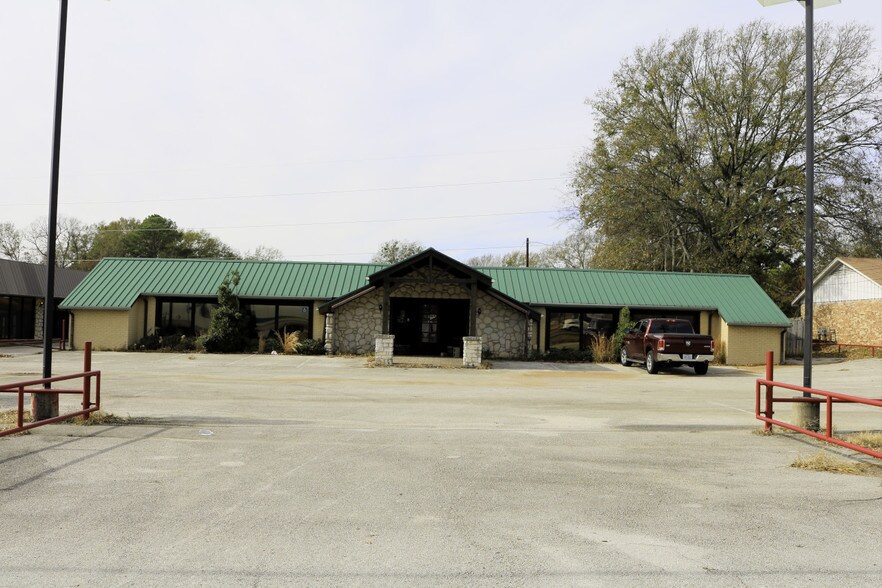 More Photos Of 1624 N Northwest Loop 323, Tyler Freestanding For Sale
