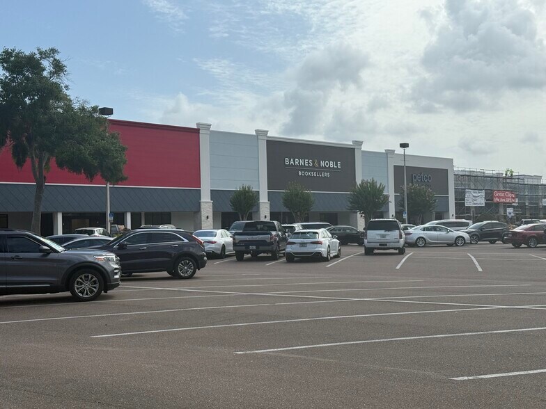 More Photos Of 13115-13149 N Dale Mabry Hwy, Tampa Unknown For Lease