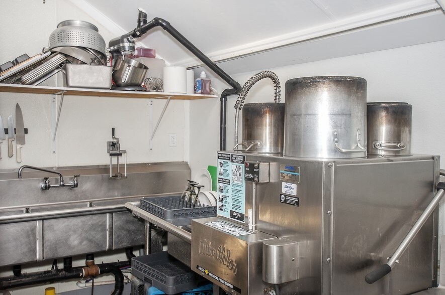 More Photos Of 4660 SE Highway 101, Lincoln City Restaurant For Sale