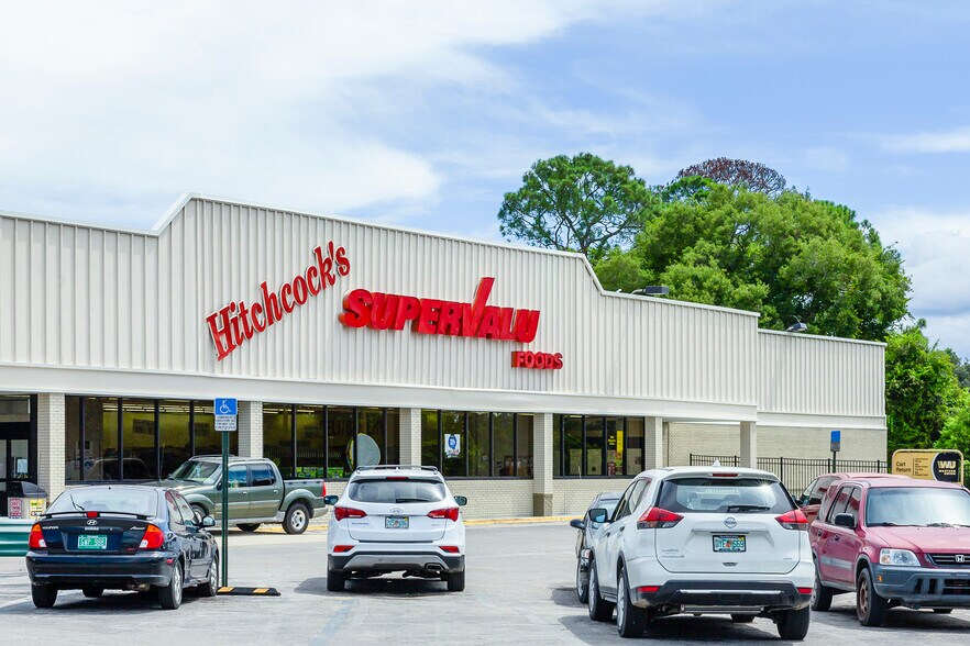 More Photos Of 1114 Highway 20, Interlachen Storefront Retail Office For Lease