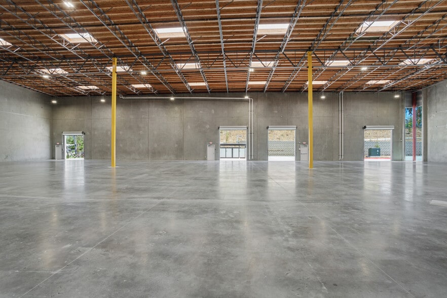 More Photos Of 2515 Birch St, Vista Warehouse For Lease