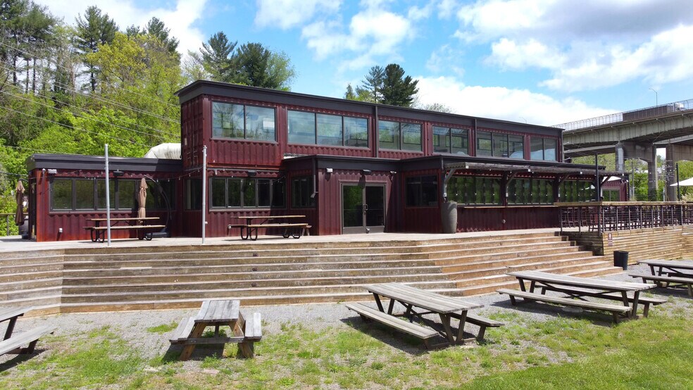 More Photos Of 350 Riverside Dr, Asheville Restaurant For Sale