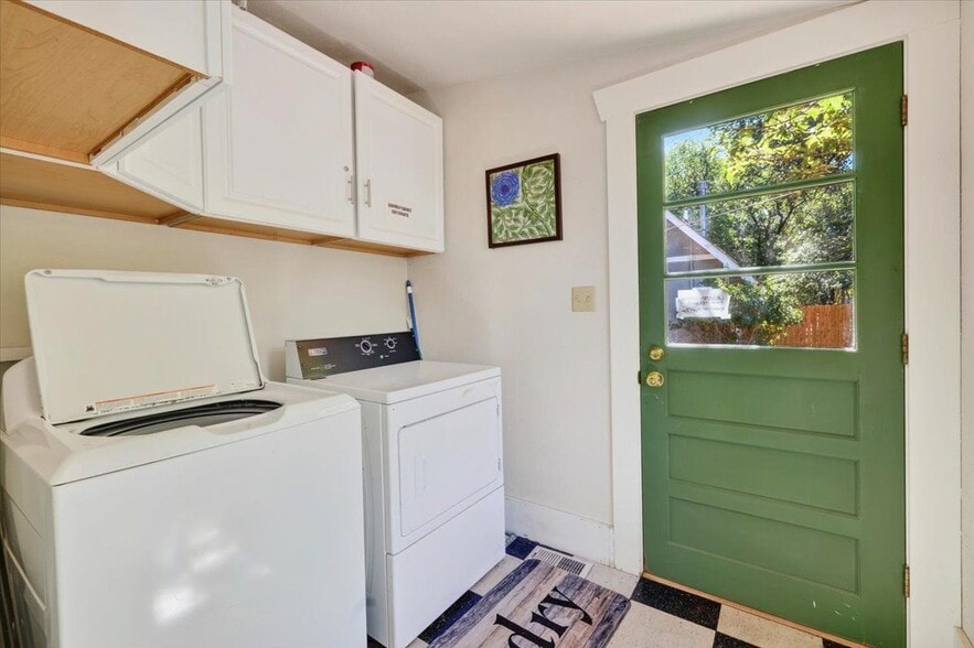 More Photos Of 102 Holly St, Colorado Springs Apartments For Sale