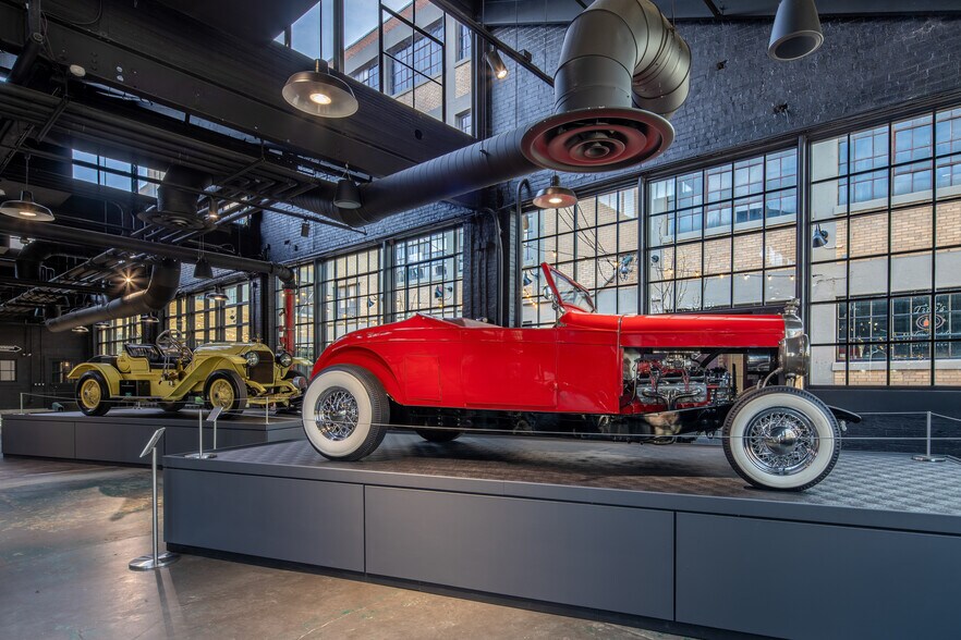 More Photos Of 1020-1090 N Capitol Ave, Indianapolis Loft Creative Space For Lease
