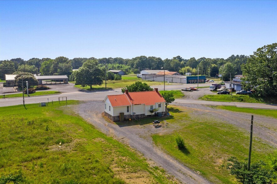 More Photos Of 806 N 3rd Ave, Chatsworth Office Residential For Sale