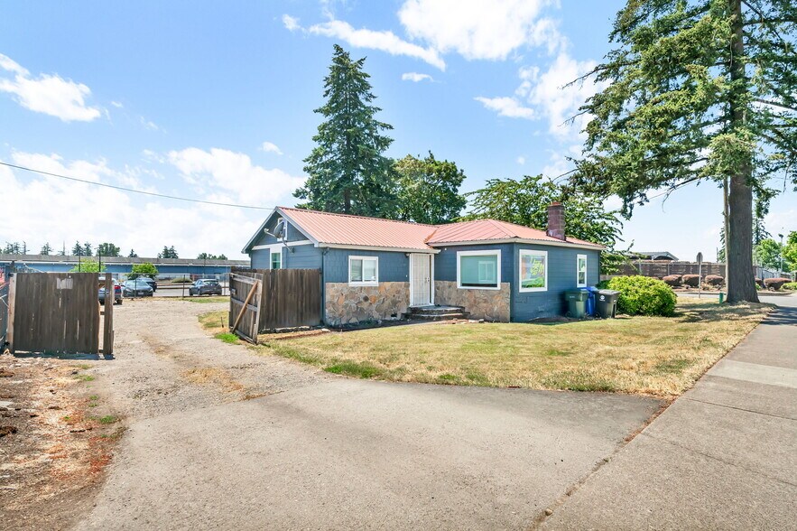 More Photos Of 2520 Hyacinth St NE, Salem Apartments For Sale